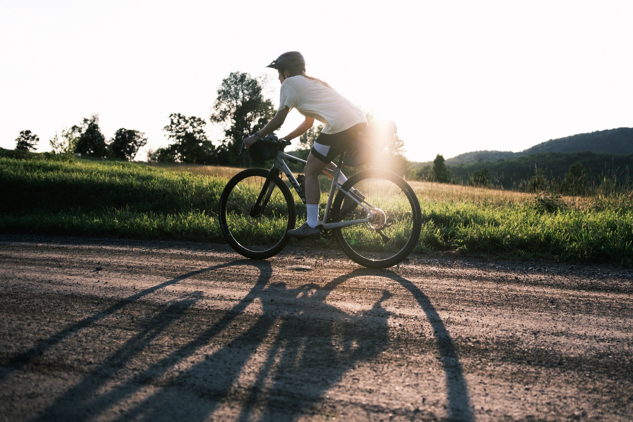 gravel_bike_arkel_bag_sunset