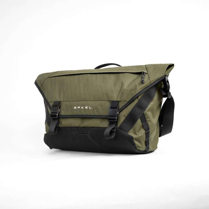 Arkel Wellington Messenger Bag – Lightweight, Waterproof & Secure