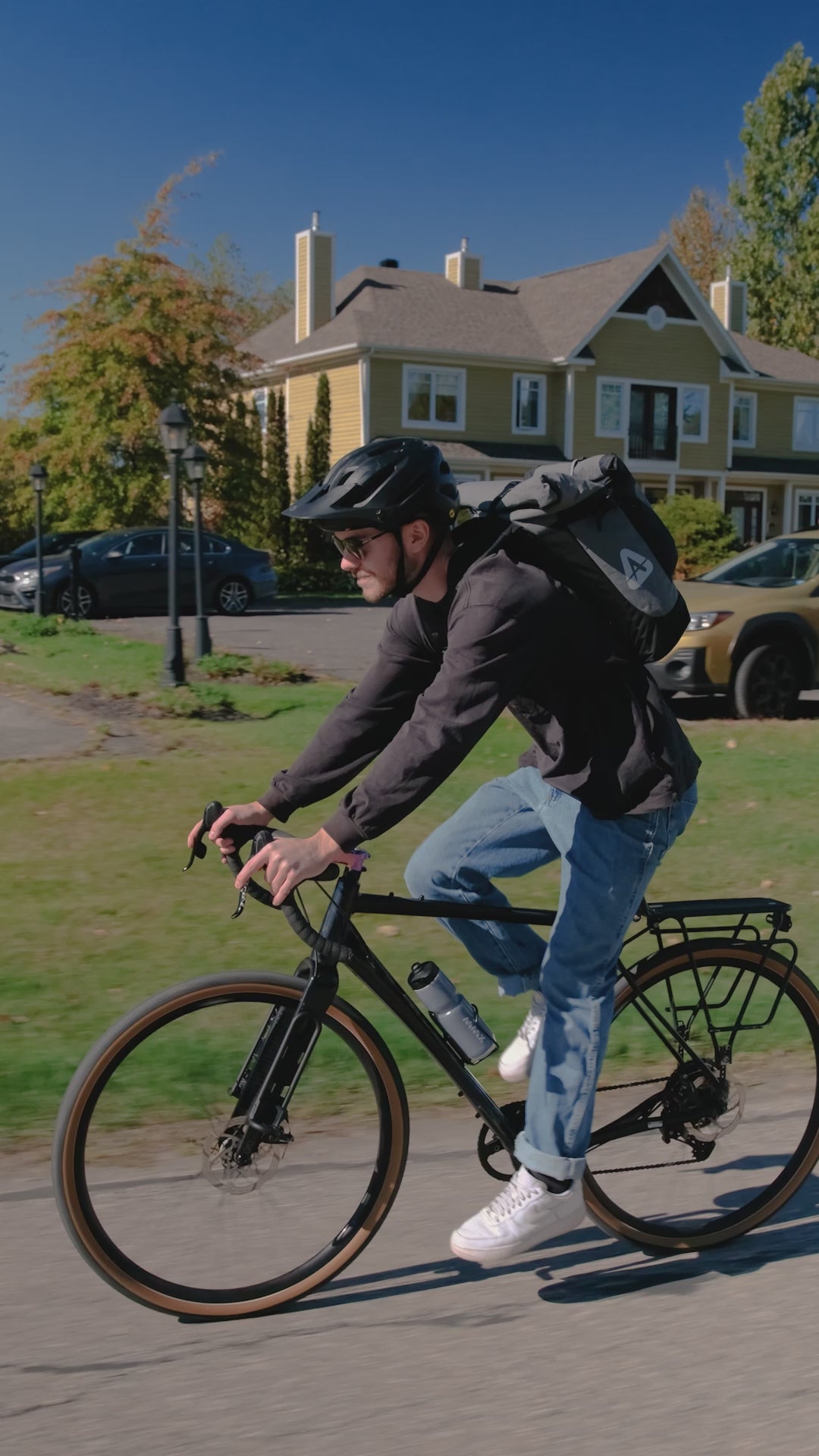 Metropolitan BP - Commuting Waterproof Rolltop Backpack